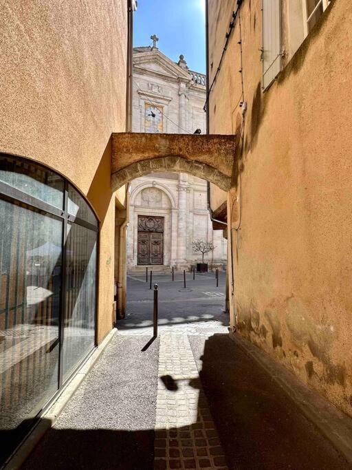 Lou Paseo : Appartement Brocante Centre Historique LʼIsle-sur-la-Sorgue Exterior foto