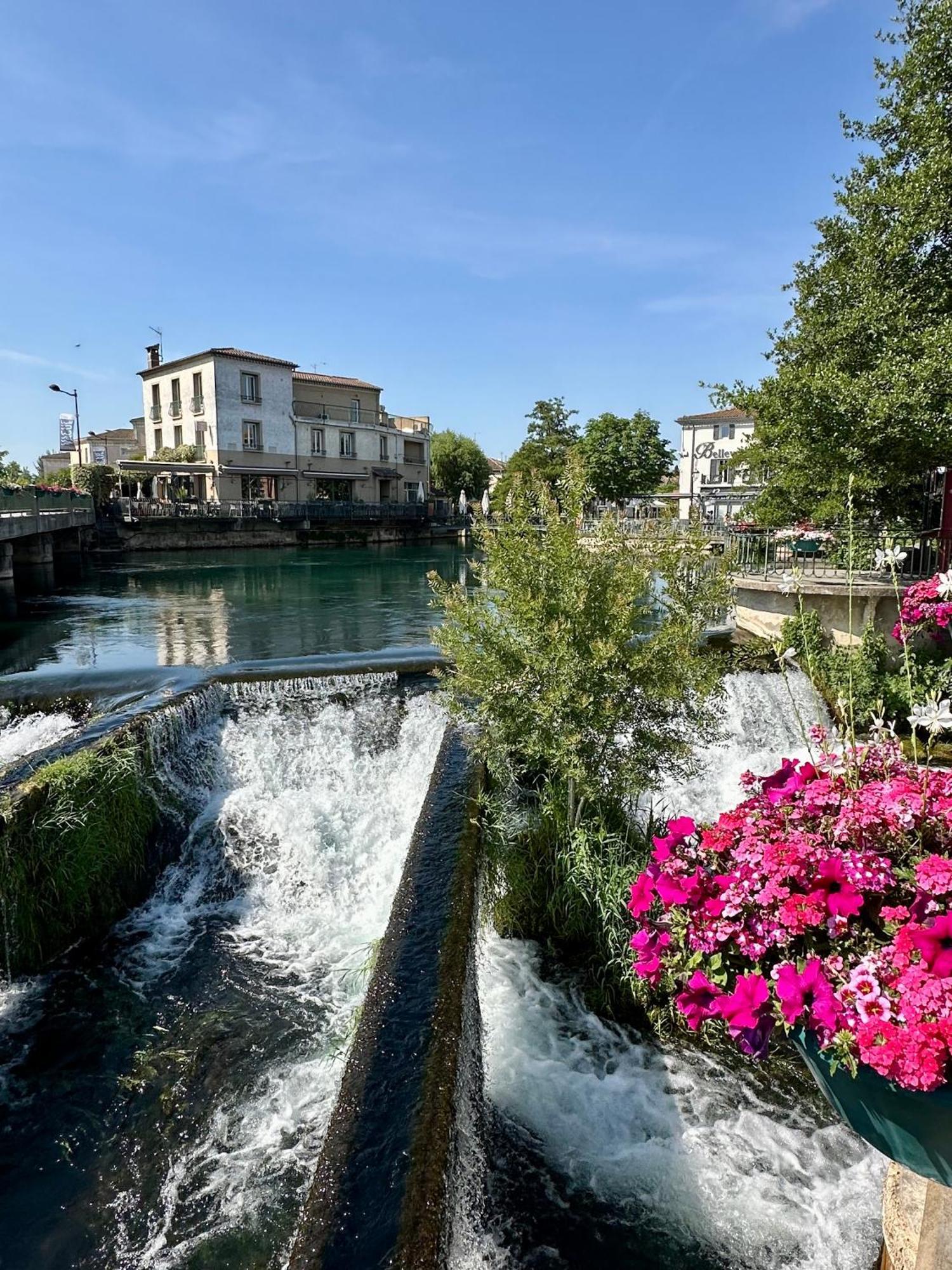 Lou Paseo : Appartement Brocante Centre Historique LʼIsle-sur-la-Sorgue Exterior foto